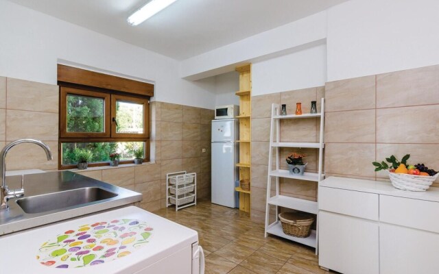 Nice Home in Orasac With Wifi and 6 Bedrooms