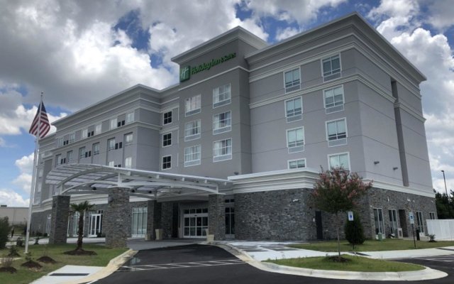 Holiday Inn Hotel And Suites Fayetteville W-Fort Bragg Area, an IHG Hotel