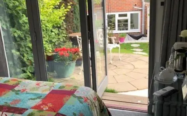 Circles B&B