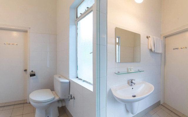 Lodge Paradize Hotel by OYO Rooms