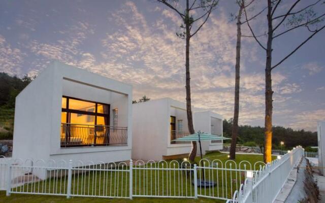 Namhae Sea and Pines Pension