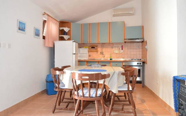 Apartments Savarin 550