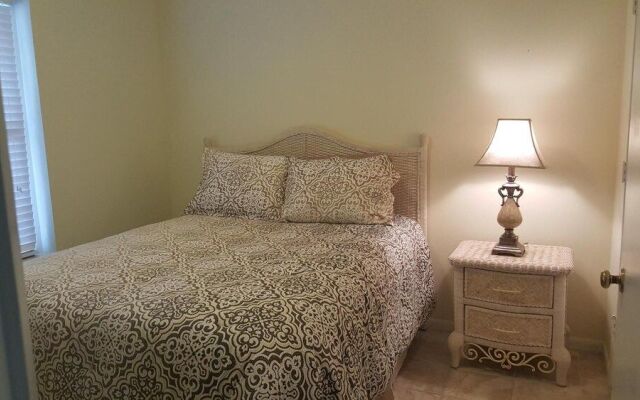 La Vista - 2 Br Condo