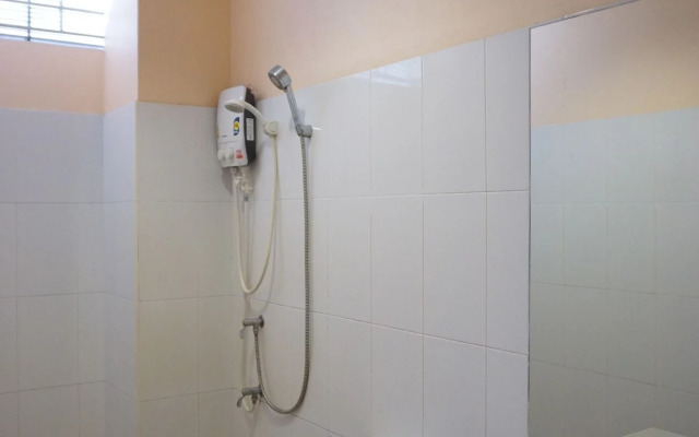 Jirasin Ranong Apartment