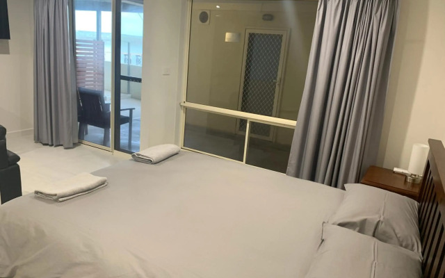 Beachside & Jetty View Apartment 4 - First Mate Apartment