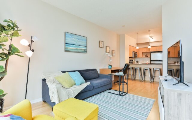 Vibrant Urban Condo 2Bed/2Bath