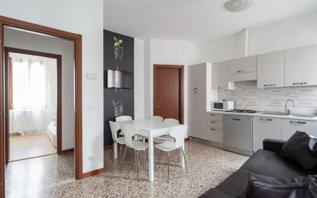 Venice Grand Canal Style Apt 3 by Wonderful Italy