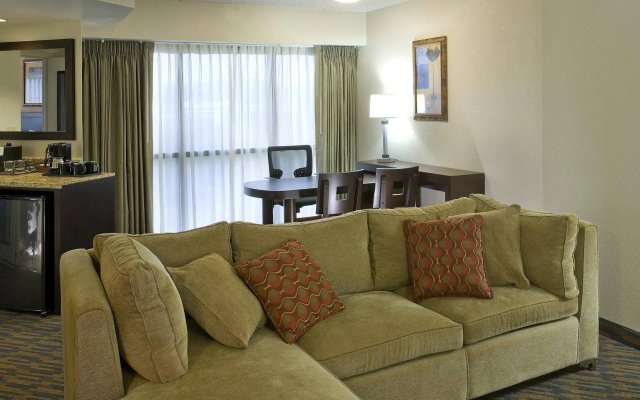 Embassy Suites by Hilton Seattle Tacoma International Airport