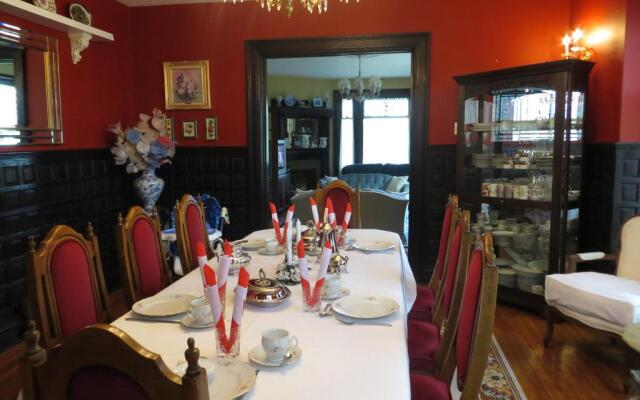 Redwood Bed and Breakfast