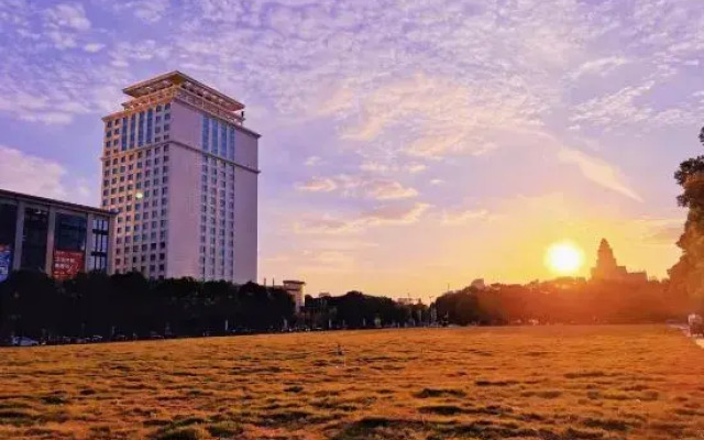 Phoenix International Service Apartment