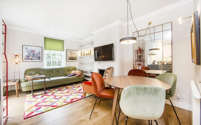 Super Convenient one bed Apartment With Terrace Just off Kensington High Street