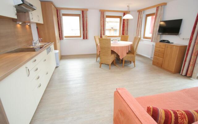 Spacious Apartment in Uderns near Ski Area