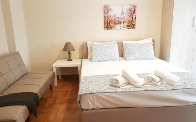 Begonia-Athens Center, 6 BD, 2,5 BATH