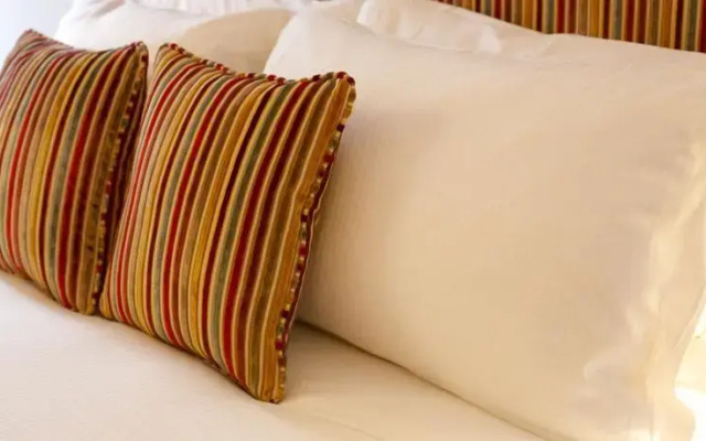 Merino Hospitality - The English Rose