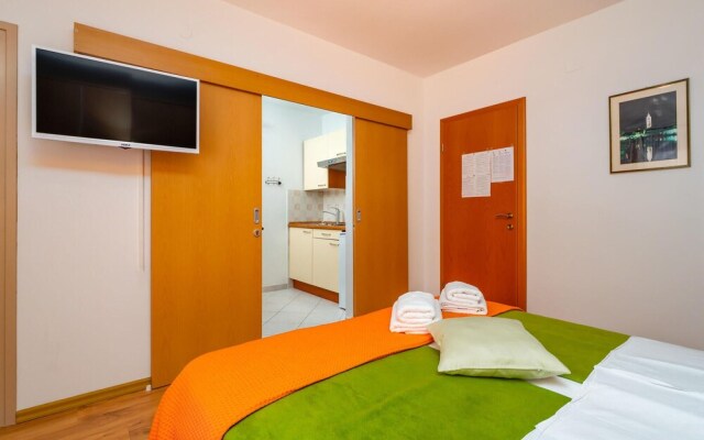 Beautiful Apartment in Barbat na Rabu With Wifi