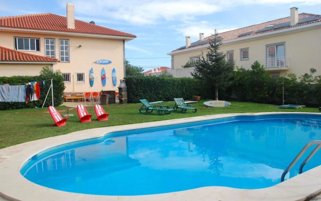 Carcavelos Beach Hostel