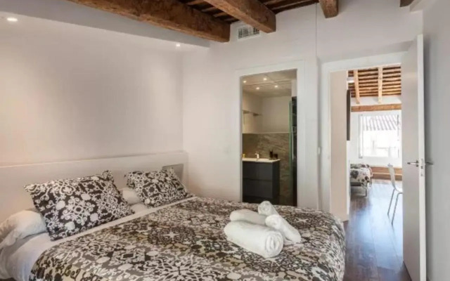 Center-2Br, 2Ba-Attic-Terrace,View, Wi-Fi, A/C