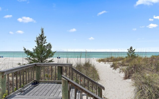 Serenity On Sutton 2 Bedroom Townhouse by RedAwning