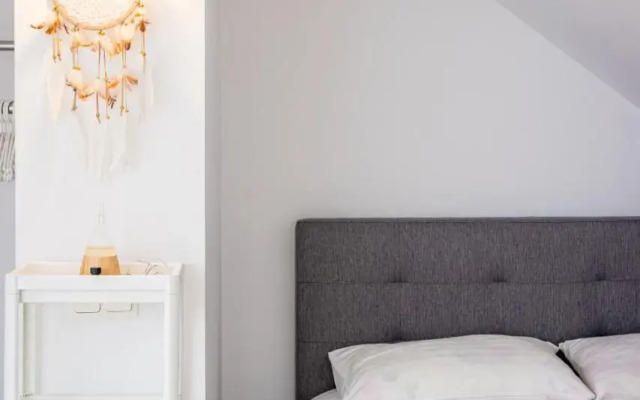 VIEW POINT APT@City Center+PKG, By Cohost