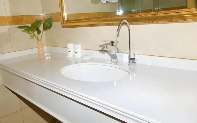 GreenTree Inn Chizhou Dongzhi County Lishan Xiushui Express Hotel