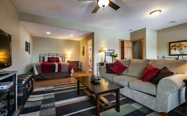 Lorelei Cabins Aster