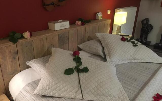 AntiQua & Qook Bed & Breakfast