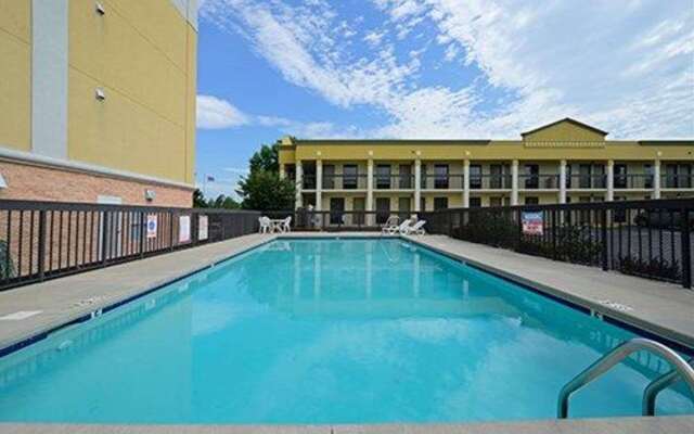 Quality Inn & Suites Mooresville - Lake Norman