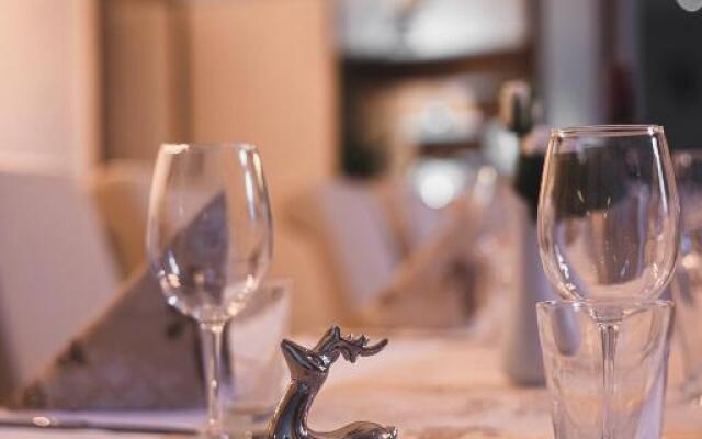 Pension Gasthof und Hotel Roter Hirsch