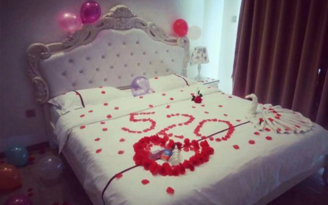 Tianqin Mushang Hotel Apartment (Huizhou Dayawan Western District Century City)