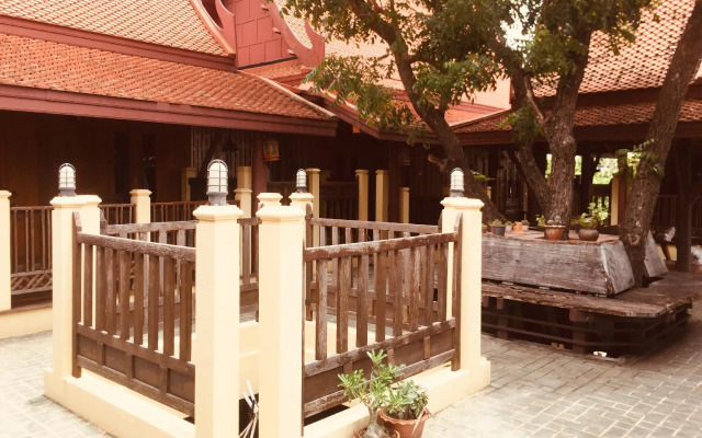 Luang Chumni Village