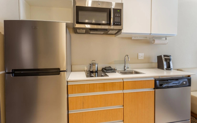 Hawthorn Suites by Wyndham Fargo