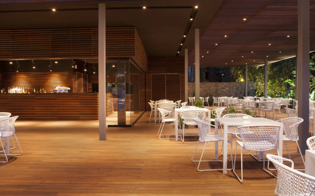 Lone Hotel by Maistra Collection