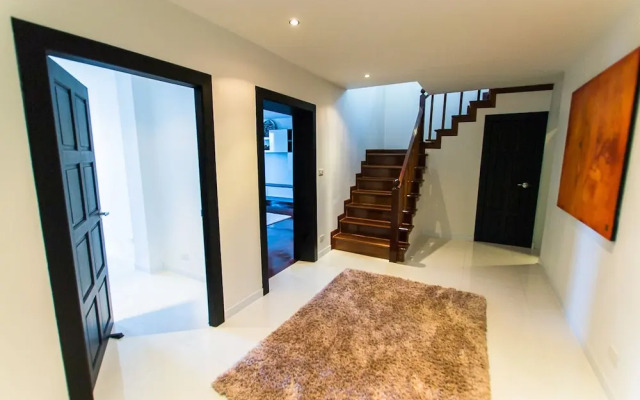 Luxury Seaview Pool Villa at Chalong