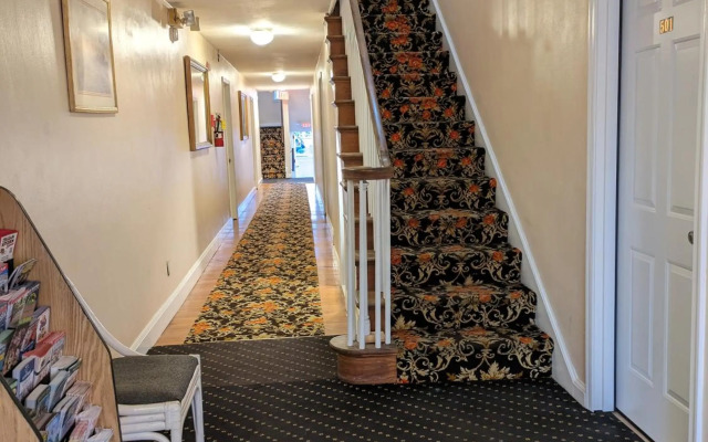 Clarem Happy Days Inn