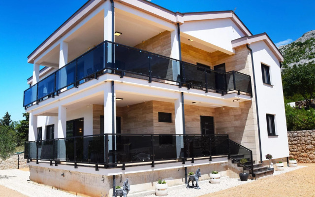 Apartments in Starigrad-Paklenica, modern and comfortable