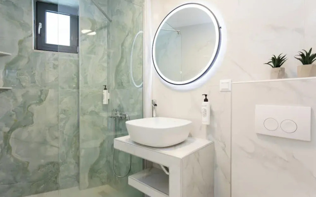 ARA Luxury Suites