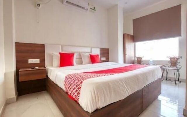 Hotel Midway