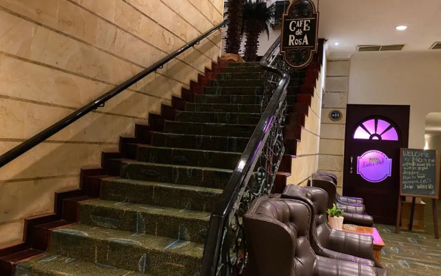Harmoni Suites Hotel
