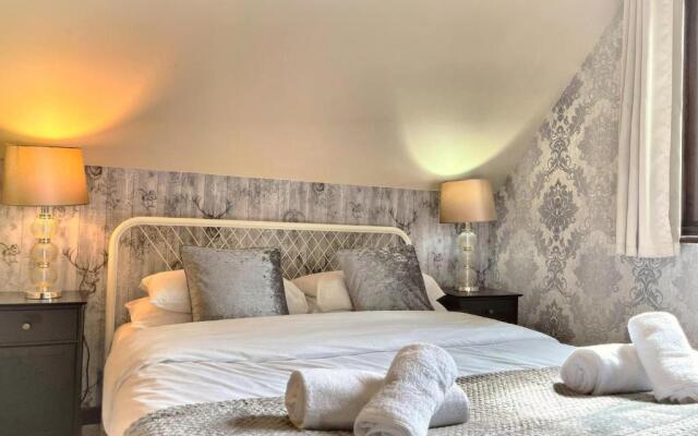 Primrose 15-Kaowood-Hot Tub-Pet friendly-Tenby