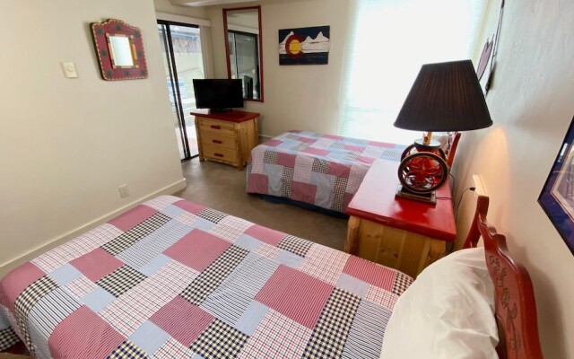 #010 Vail International