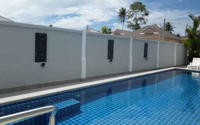 Siam Court Luxury 4 Bedroom Pool Villa Bang Sare