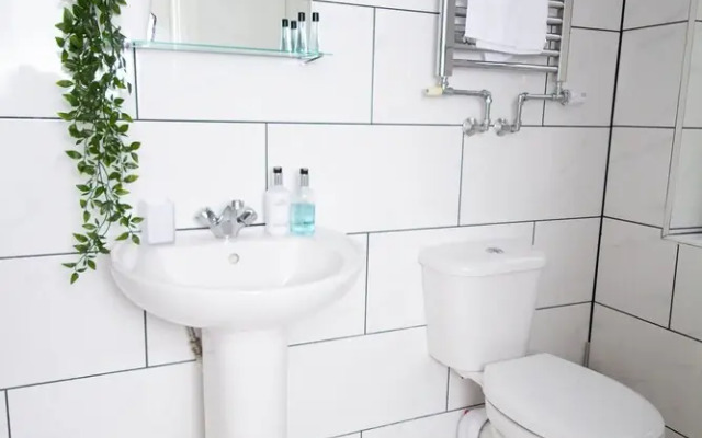 Short Stay Bristol - Mina B Apartment