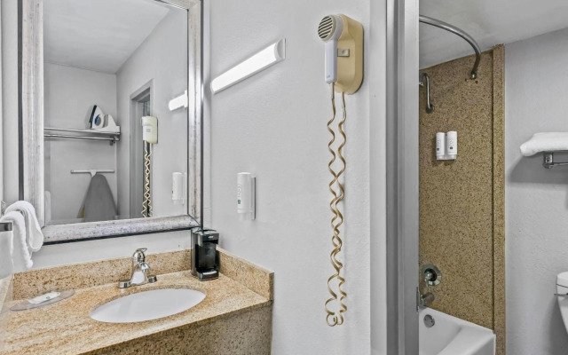 Quality Inn Bowling Green South