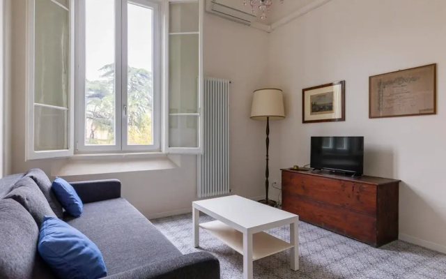 Alberti 12 - Appartamento Vittorio con Balcone