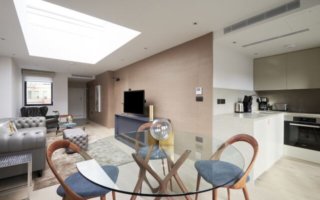 Lovely Mayfair Suites by Sonder