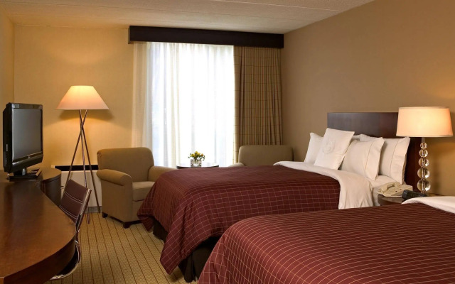 Sheraton Milwaukee Brookfield Hotel
