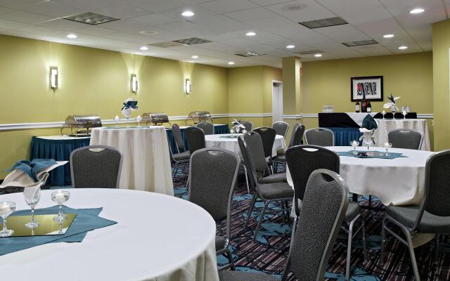 DoubleTree by Hilton Richmond - Midlothian