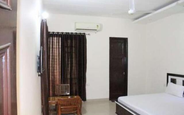 B4 Guest House by OYO Rooms