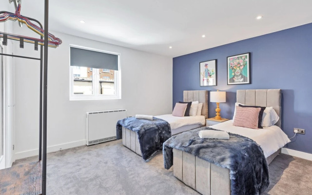 Right On : Bright On Apartment 1B | By My Getaways