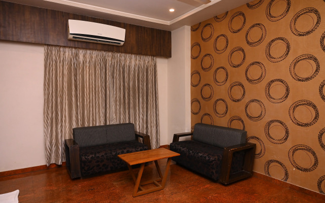 Hotel Center Point Solapur